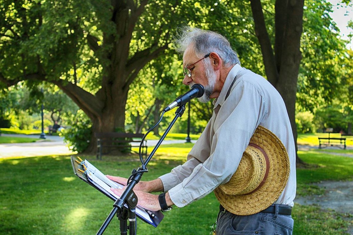 Howard Kogan reading “Song of Myself” in Washington Park in Albany, NY on May 31, 2016