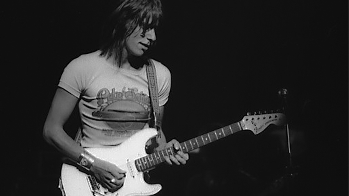 Jeff Beck playing guitar